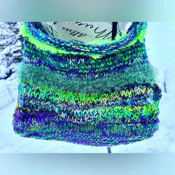 Vibrant Multicolor Knit Tote Bag - Picture 6 of 17